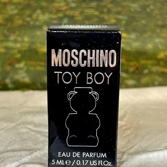MOSCHINO TOY BOY 5ML EDP MINI SPLASH (NEW WITH BOX) - Picture 2 of 4